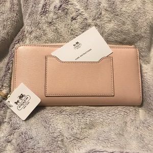 NWT Coach Slim Zip Saffiano Leather Wallet